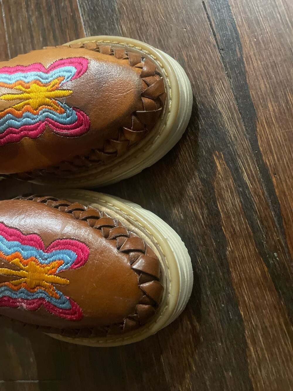 Rodeo Durango Mexican Leather Huarache Sandals with Embroidered Butterfly - Picture 7 of 7